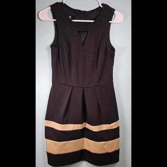 IZ Byer Black Sleeveless Keyhole Cocktail Midi Dress with Beige Stripes - Size 3 - Picture 1 of 7